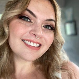 Meet your Posher, Desireé